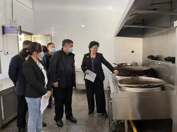 程轶辉赴醴陵督导食品安全“两个责任”落实情?(1).jpg