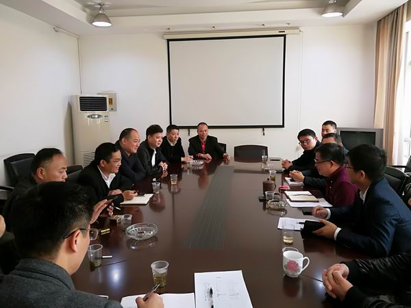 民革经委会召开工作会议.jpg
