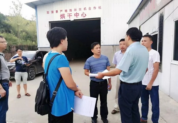 刘春生带队调研我市乡村振兴战略，培育壮大新型农业经营主体，推进美丽乡村建设情?(2)_调整大小.jpg