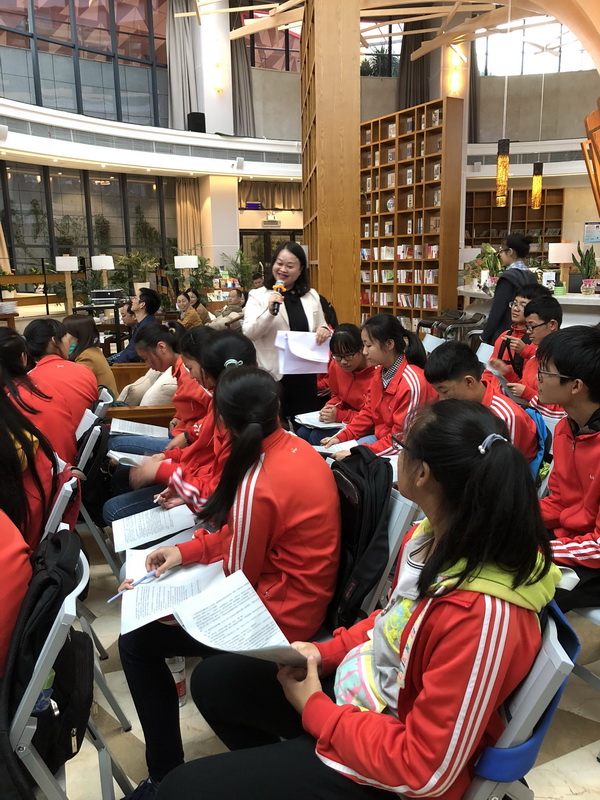 民革醴陵市委情系贫困学子，助力乡村教?(3)_调整大小.jpg