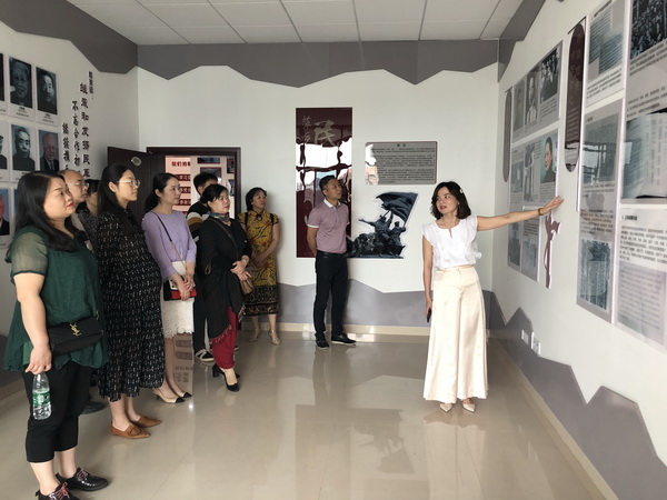 醴陵民革：初心互鉴，携手建功湘赣边区振兴 (2)参观萍乡民革党员之家_调整大小.jpg