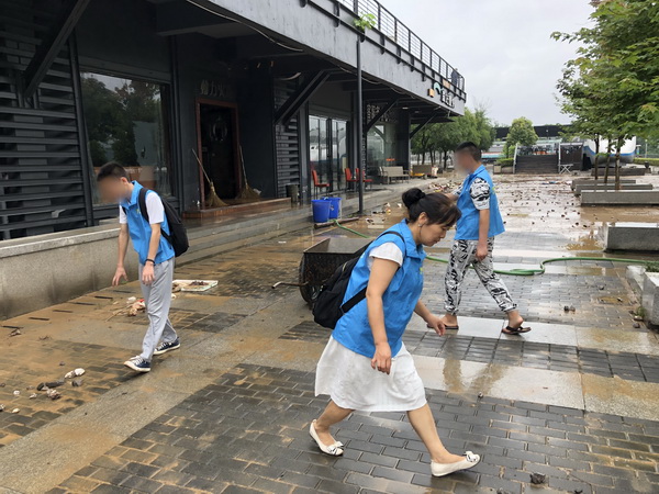 【民革党员在行动】星星点灯义工慰问灾?重拾信心再建家园 (1)_调整大小.jpg
