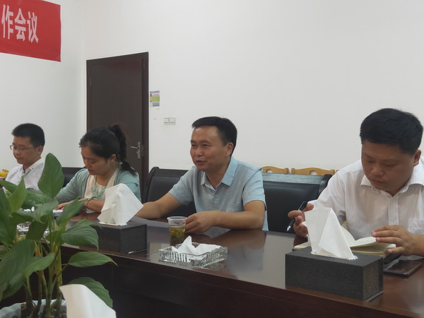 渌口区委常委、统战部部长唐杰走访株洲民革渌口区支?(1)_调整大小.jpg