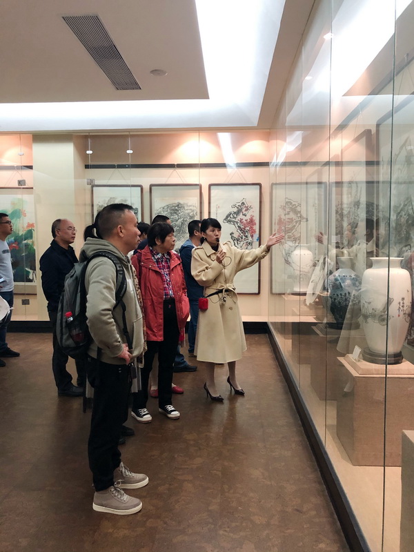 【主题教育】湘潭民革党员来醴开展“不忘合作初心，继续携手前行”主题教育_调整大小.jpg