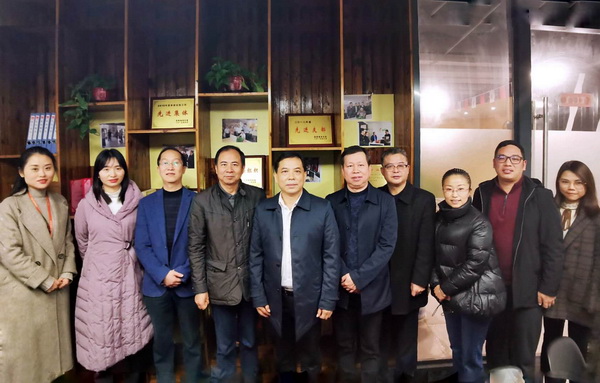 刘春生赴民革株洲市天元区一、三支部走访调研 (4)_调整大小.jpg