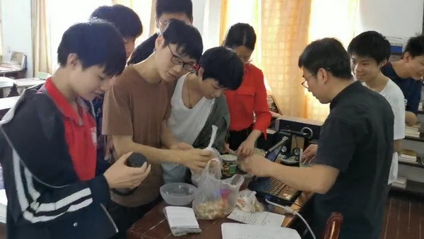 民革株洲市中心医院支部开展中医进大中专院校系列讲?(3)_调整大小.jpg