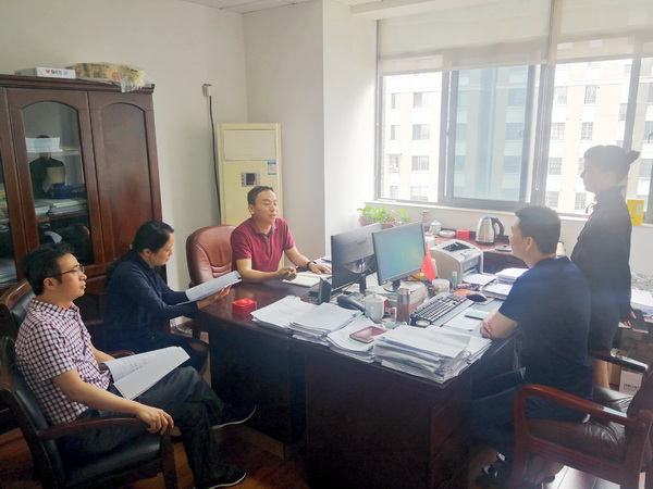株洲民革开展“提高治理能力现代化，改变环保政策执行层层加码路径及改革研究”调?(2)_调整大小.jpg