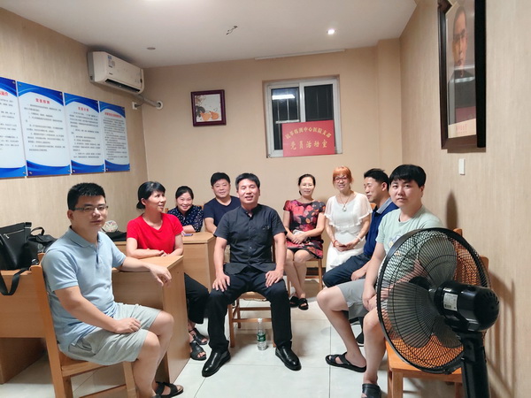 民革株洲市中心医院支部召开上半年工作总结及支部委员换届会议_调整大小.jpg