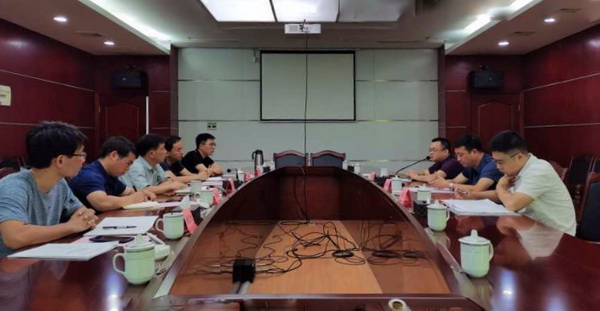 《提高治理能力现代化，改变环保政策执行层层加码》课题组召开调研会议 (2)_调整大小.jpg