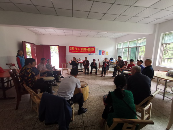 用参与式音乐温暖老年人的心灵——民革“博爱”讲师团走进敬老院 (2).jpg