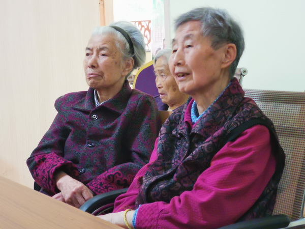 风吹稻花香两?株洲民革“博爱“讲师团温暖养老心理沙龙走进养老院 (3).jpg