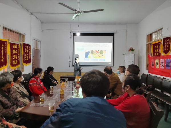 株洲民革党员为特殊家庭讲授《心理营养》公益课 (3).jpg