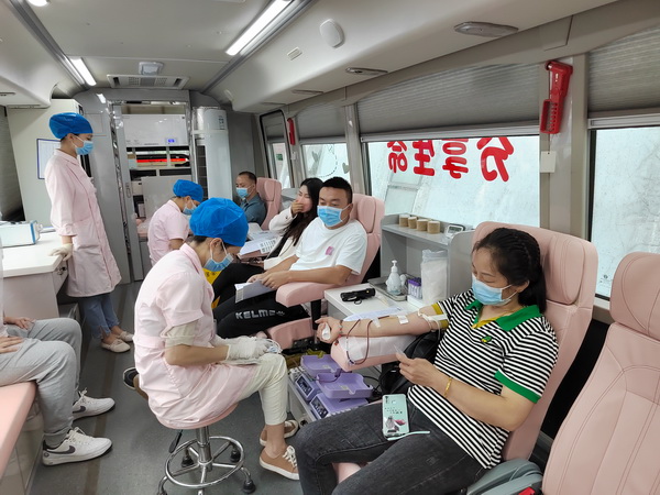 民革株洲市委会举办“让生命延续·让爱奔腾”公益献血活动 (15).jpg