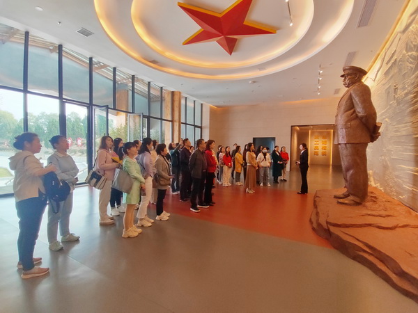 民革株洲市委会组织女党员赴衡阳参观罗荣桓故居 (5).jpg