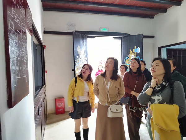 民革株洲市委会组织女党员赴衡阳参观罗荣桓故居 (3).jpg