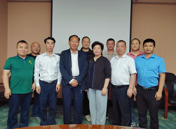 调研产业发展 共结友好市委?民革白银市委会主委、白银市政协副主席顾克伟一行来株考察调研 (7).jpg