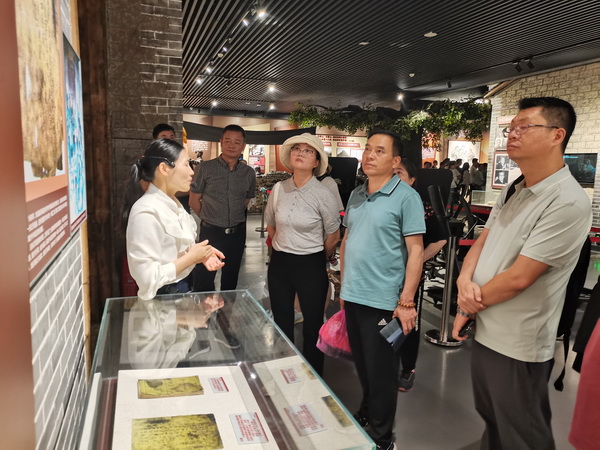 株洲民革芦淞区工委开展“赓续红色基?走多党合作之路”主题实践活?(2).jpg