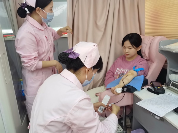 八载热血?公益再出?民革株洲市委会开展““让生命延续·让爱奔腾”公益献血活动 (23).jpg