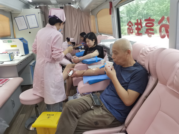 八载热血?公益再出?民革株洲市委会开展““让生命延续·让爱奔腾”公益献血活动 (7).jpg