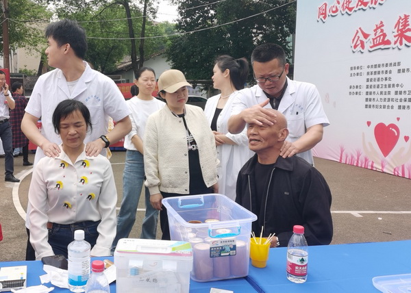 民革醴陵市委会举办第二届公益集市活动 (3).jpg