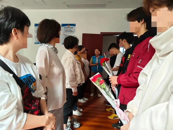 谁言寸草心，报得三春晖——株洲民革党员王辉平助力“母亲节”感恩帮教活?(3).jpg