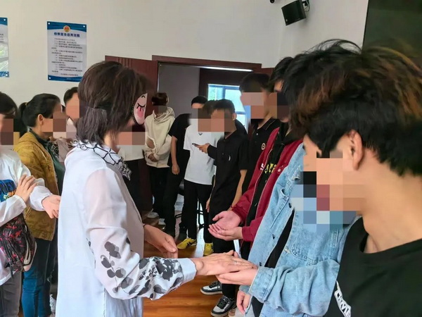 谁言寸草心，报得三春晖——株洲民革党员王辉平助力“母亲节”感恩帮教活?(2).jpg