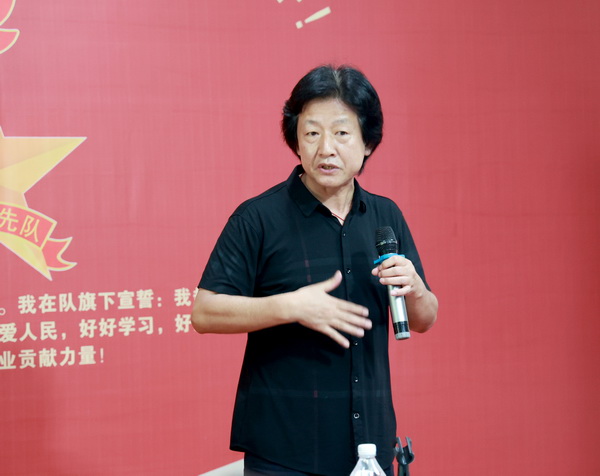 株洲民革党员钟正午助力公益讲座“梦想起飞的地方?(3).jpg