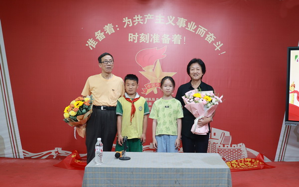 株洲民革党员钟正午助力公益讲座“梦想起飞的地方?(4).jpg