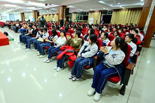 【醴陵民革】聚焦社会服?摄影公益讲座圆满举行 (2).jpg