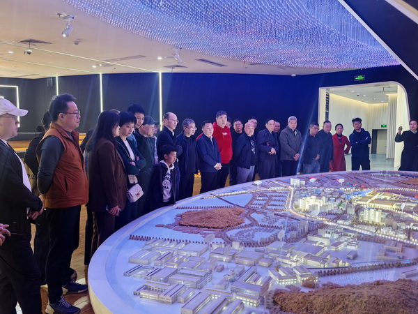 探寻中车文化，共学两会精神——民革株洲市石峰区工委开展主题活?(3).jpg