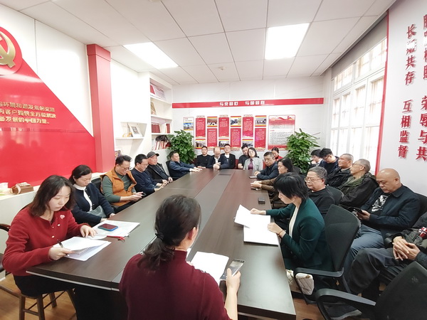探寻中车文化，共学两会精神——民革株洲市石峰区工委开展主题活?(4).jpg