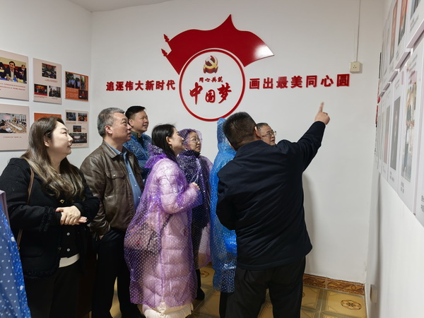 携手共进谋发展，同心协力谱新篇——民革株洲市天元二支部赴浏阳开?024年总结表彰?025年工作部署系列活?(27).jpg