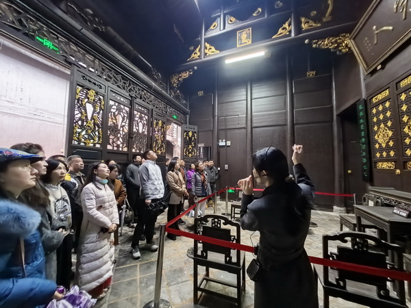 携手共进谋发展，同心协力谱新篇——民革株洲市天元二支部赴浏阳开?024年总结表彰?025年工作部署系列活?(5).jpg