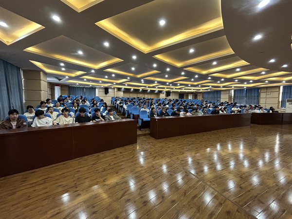 株洲民革“博爱”讲师团助力职业院校实习学生心理健康建设 (1).jpg