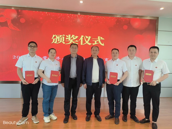 理想信念充电赋能，党校姓党我心向?株洲民革党员参加市民营经济人士理想信念教育专题研讨班学习 (2).jpg