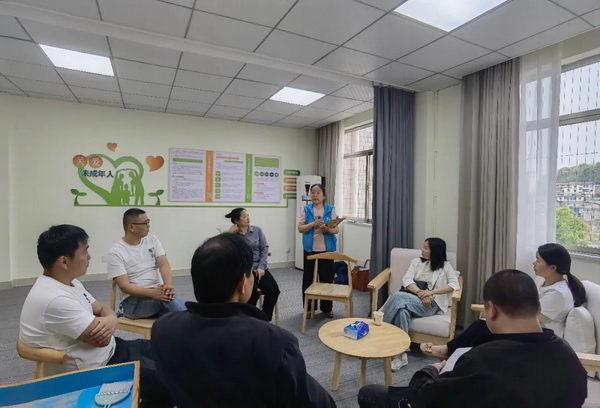 让爱归位，护“未”新?株洲民革党员石峰检察《家庭“心”开始》帮教沙龙温暖开?(2).jpg