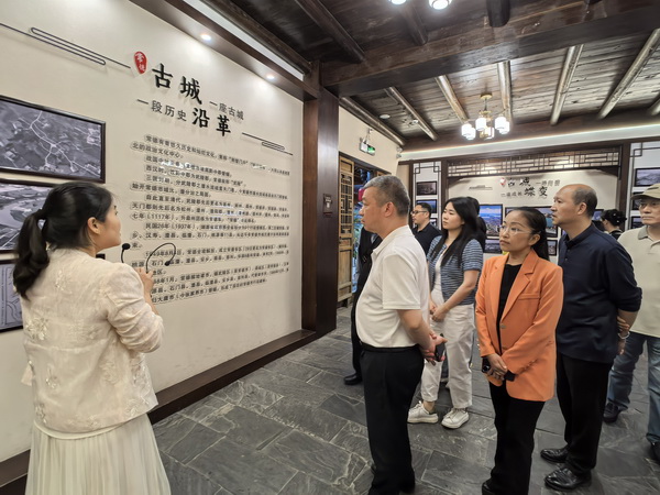 民革株洲市天元一支部、四支部赴常德开展联合调研交流活?(14).jpg