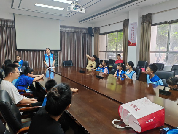 新区童行青少年社会实践学院开启“关爱困境儿童”暖心之?(3).jpg