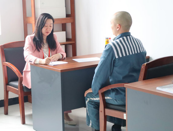 情暖高墙 从心出发 株洲民革党员谭华容参加服刑人员公益心理咨询活?(1).png