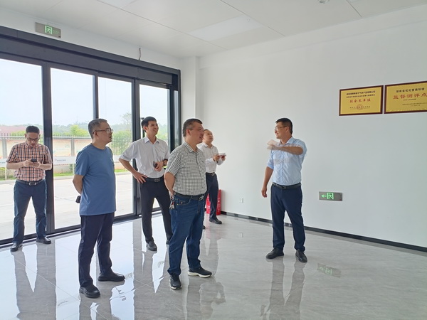 谭光明率调研组赴荷塘高新区硬质材料产业园区开展专题调?(3).jpg