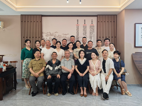 民革株洲市荷塘二支部召开换届选举大会 (8).jpg