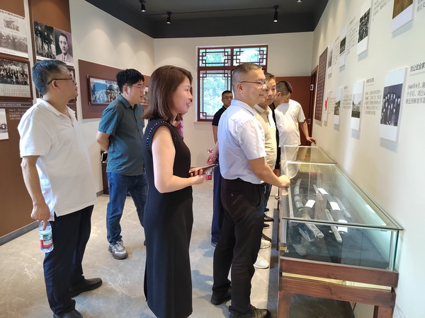 谭光明带队赴民革岳阳市委会调研党员之家建?(4).jpg