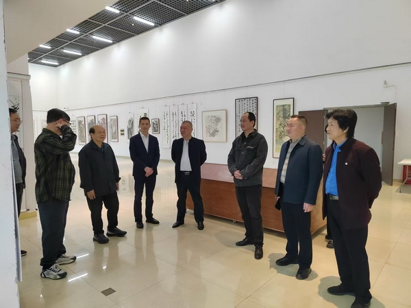 株洲民革党员书画佳作亮相长沙 共庆民革长沙市委会成立七十周?(1).jpg