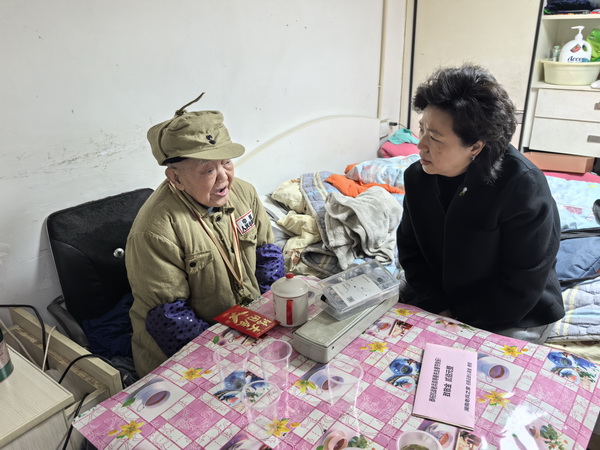 民革株洲市委会开展“博爱·牵手——关爱抗战老兵”新春慰问活�?(10).jpg