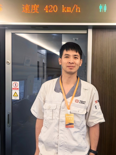 【我们的履职答卷·2025⑦】轨道交通绘新卷 参政履职显担当：刘大同志履职实践 (6).jpg