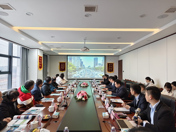 香港建造业考察团到株洲民革党员企业——湖南正鑫科技发展有限公司考察交流 (1) (1).jpg