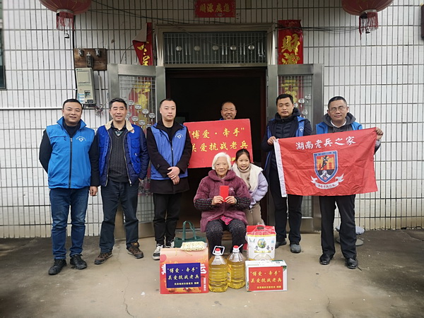 【我们的履职答卷·2025①①】倾情奉献十余�?拳拳爱心暖老兵：记民革党员唐敏同志关爱抗战老兵先进事迹 (6).jpg