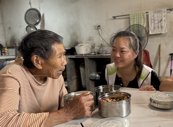 长辈食堂进乡�? 互助养老暖响水——株洲民革党员陈艳助力天元区三门镇响水村长辈食堂建设 (2) (1).jpg